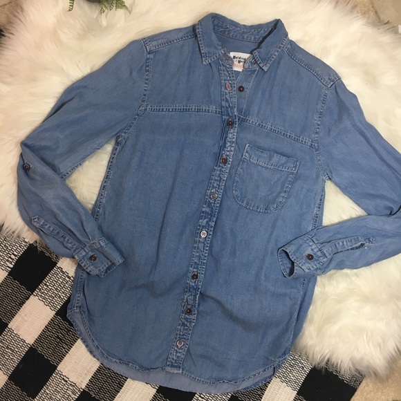 Holding horses abilene button down chambray top - Picture 2 of 7